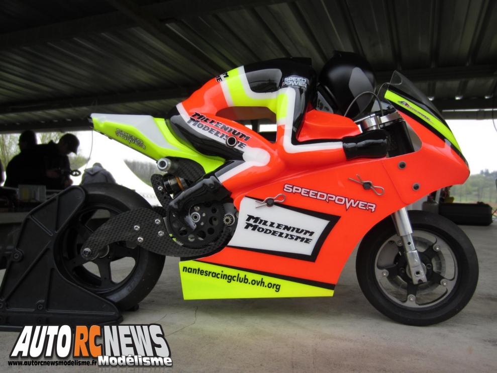 1ère CF Moto RC Mâcon première manche du championnat de france de motos radiocommandées à mâcon. modelisme moto rc