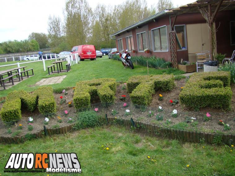 2ème CF Piste 1/5ème Tourisme Elite à Ris Orangis. compétition de modélisme auto radiocommandé. deuxième manche du championnat de france de piste à l'échelle 1/5ème.