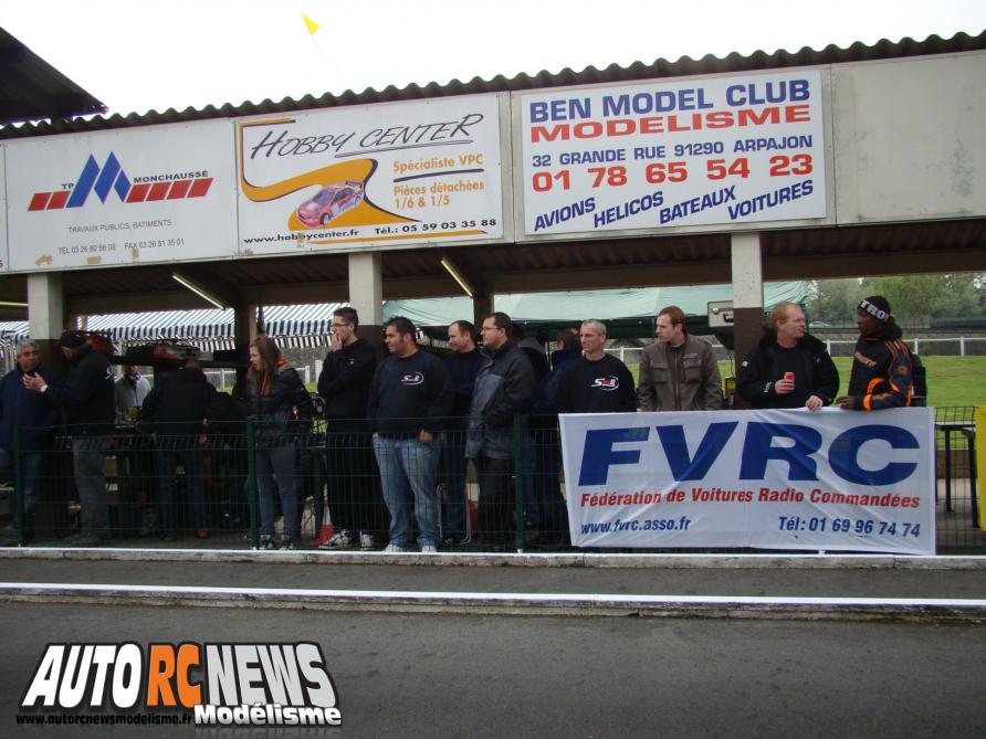 2ème CF Piste 1/5ème Tourisme Elite à Ris Orangis. compétition de modélisme auto radiocommandé. deuxième manche du championnat de france de piste à l'échelle 1/5ème.