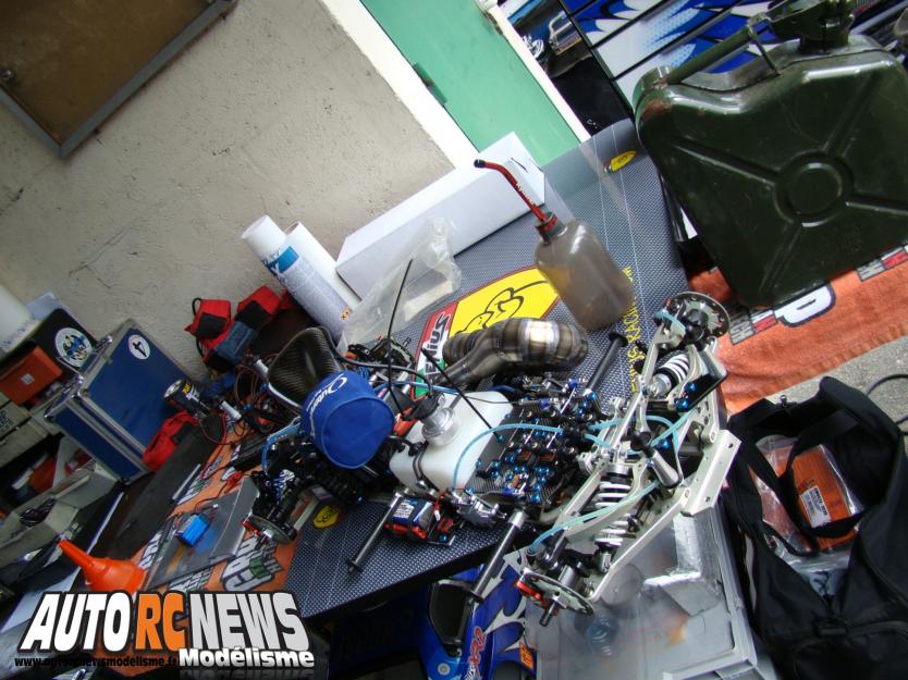 2ème CF Piste 1/5ème Tourisme Elite à Ris Orangis. compétition de modélisme auto radiocommandé. deuxième manche du championnat de france de piste à l'échelle 1/5ème.