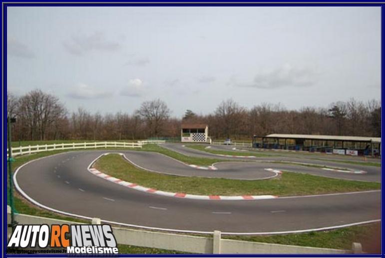 1ère CF Piste 1/5ème Tourisme Elite, FF et F1 à Lyon Lentilly 1ère CF Piste 1/5ème Tourisme Elite, FF et F1 à Lyon Lentilly
