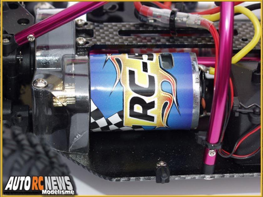 ATOM Roller Cage 1/10 MHD Pro voiture de modélisme tout terrain électrique à l'échelle 1/8ème propulsée par un moteur brushless de chez MHD Pro