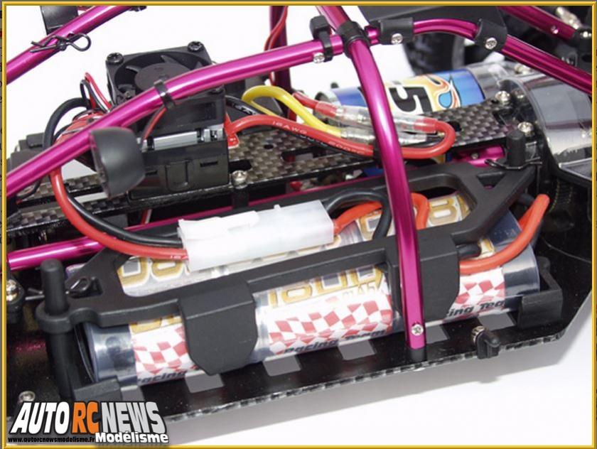 ATOM Roller Cage 1/10 MHD Pro voiture de modélisme tout terrain électrique à l'échelle 1/8ème propulsée par un moteur brushless de chez MHD Pro