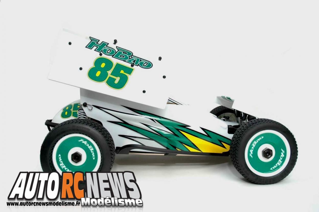 Le nouvel Hobao Hyper 8 Sprint Car s'inspire des midgets qui font les beaux jours des courses en ovale aux Etats Unis et au Canada. Le nouvel Hobao Hyper 8 Sprint Car s'inspire des midgets qui font les beaux jours des courses en ovale aux Etats Unis et au Canada.