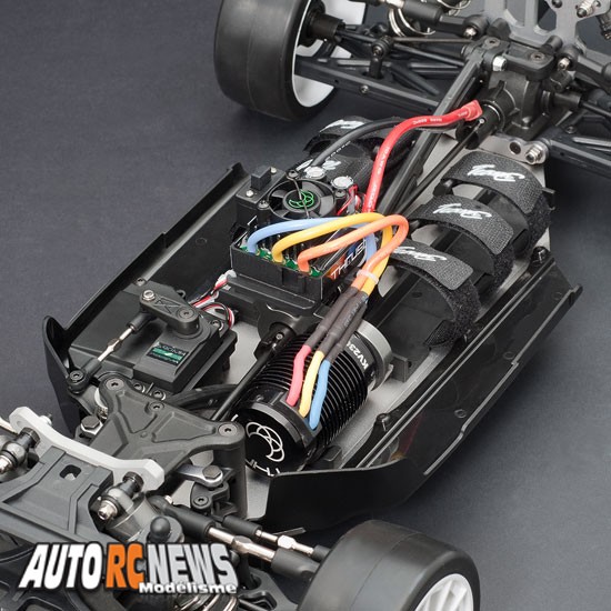 Team C AUDI R8 Piste EP RTR 1/8