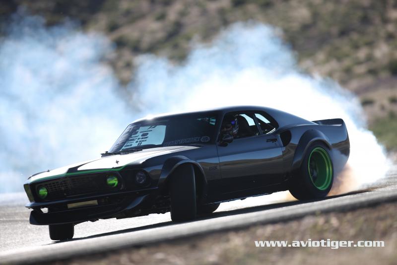 HPI vient se sortir cette Sprint 2 Mustang 1969 X Body RTR qui est la réplique de la voiture de Drift du pilote Américain Vaughn Gittin Jr.