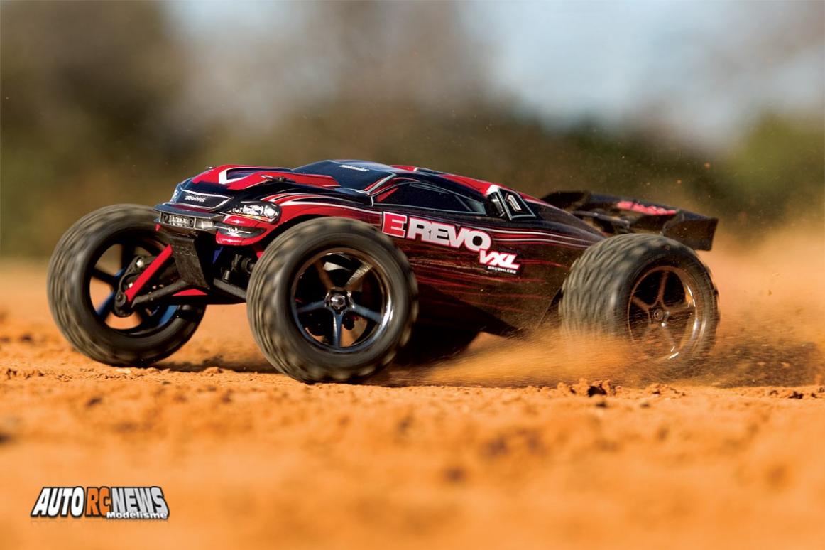 Pour ceux qui l'ignoreraient encore, l'E Revo de chez Traxxas existe aussi en version VXL à l'échelle 1/16ème.