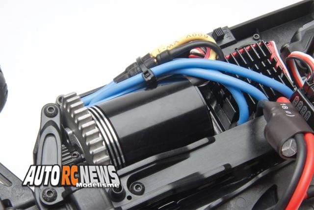L'associated Apex Touring brushless powered RTR fait partie des dernières nouveautés en date du fabricant Américain en matière de piste 1/10ème électrique.