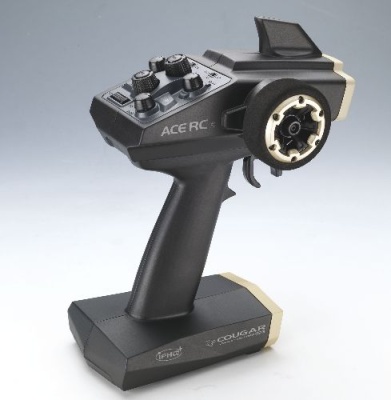 Le saviez-vous, Thunder Tiger fabrique aussi des radios ! Voici l'une des dernières d'entre elles qui se prénomme : Cougar GP2. Il s'agit d'un émetteur à volant très bon marché en 2,4 Ghz livré avec un récepteur lilliputien. Le saviez-vous, Thunder Tiger fabrique aussi des radios ! Voici l'une des dernières d'entre elles qui se prénomme : Cougar GP2. Il s'agit d'un émetteur à volant très bon marché en 2,4 Ghz livré avec un récepteur lilliputien.