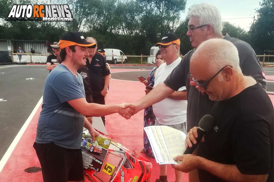 4ème manche challenge piste 1/5 mcd xr5 et mini cooper t2m/fg à chateaubourg club cpbvrc 22 et 23 juin 2019